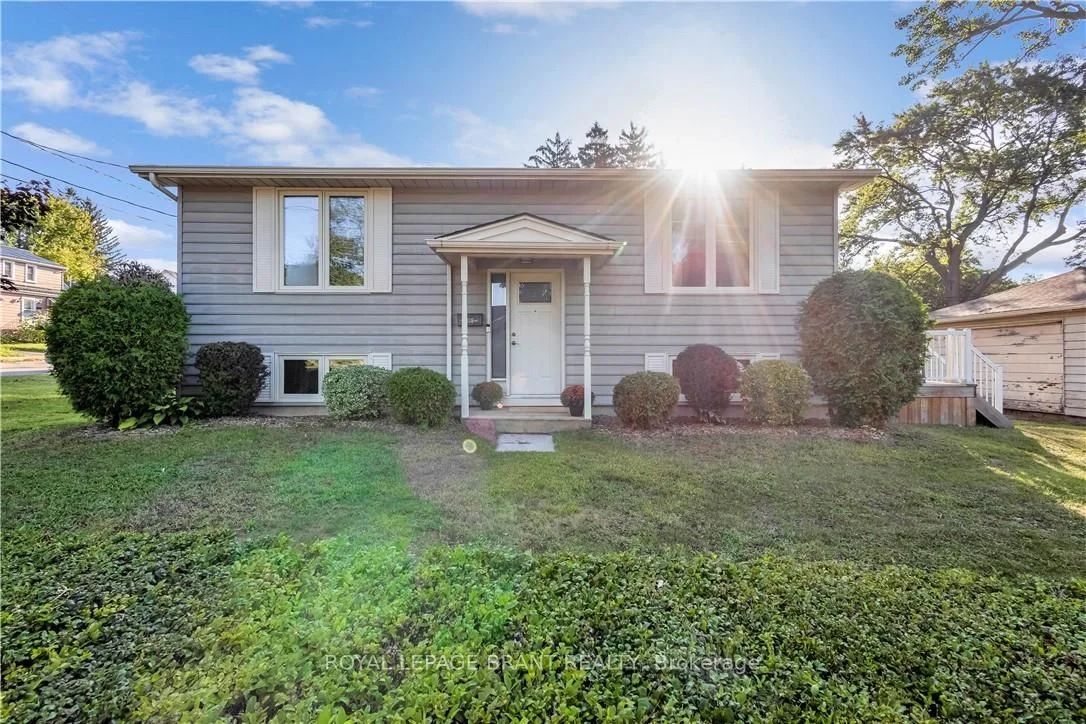 11 Fourth Avenue, Brantford, ON N3S 7T9