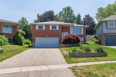 66 HODGINS Crescent, Woodstock, ON N4V 1A8