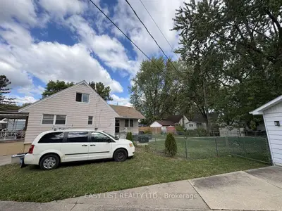 Detached in Windsor