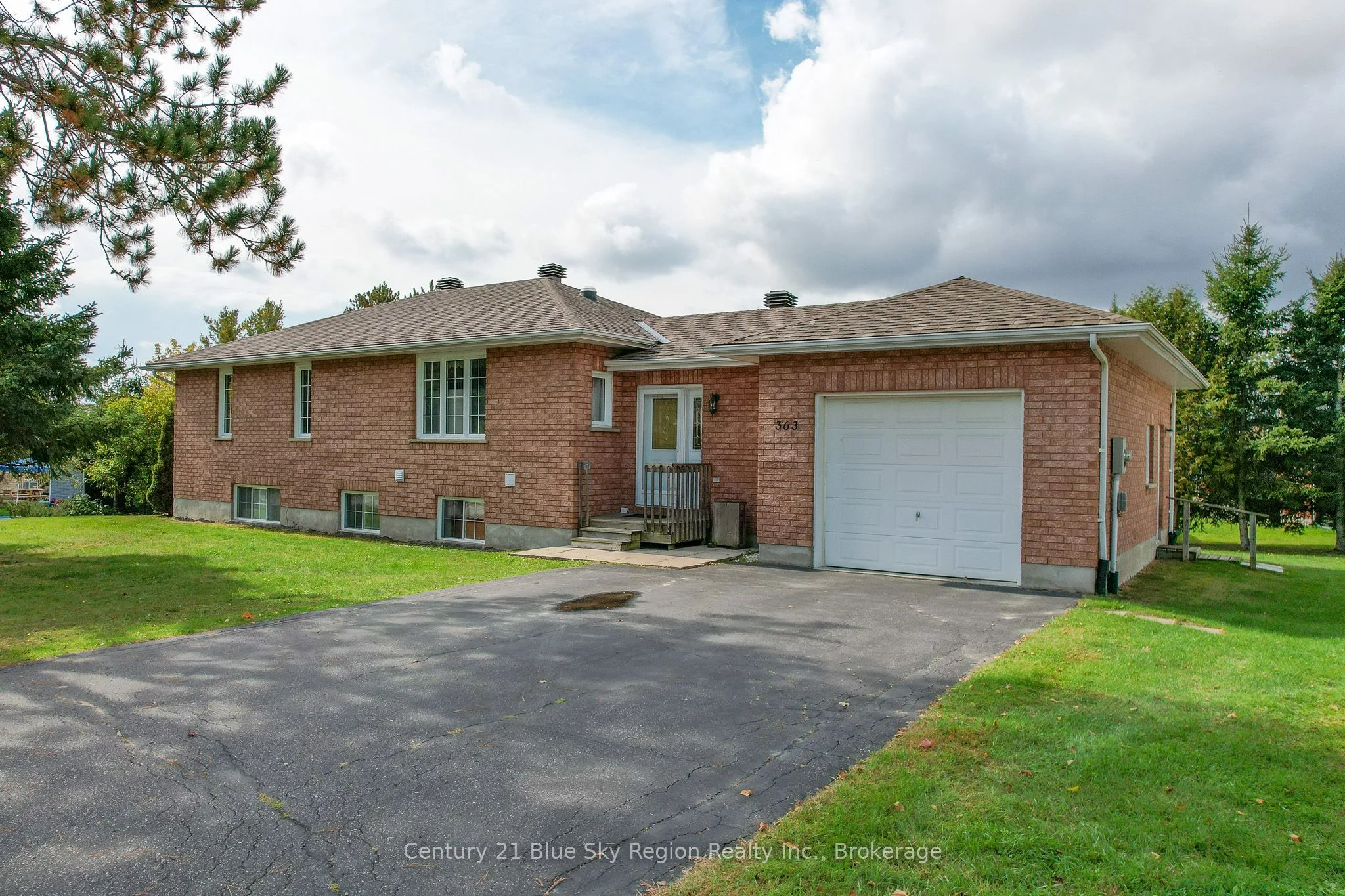 363 Main Street, Powassan, On P0h 1z0