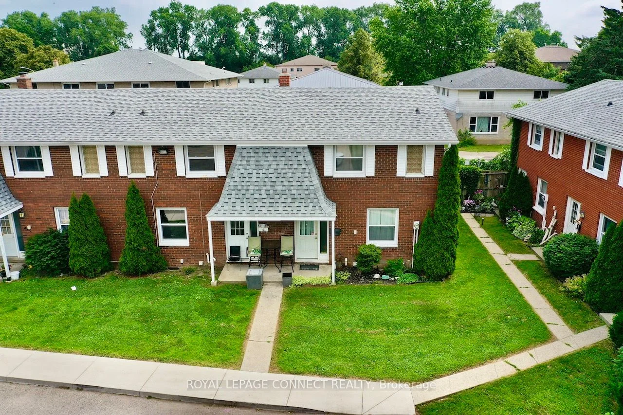 16 Orchard Place 14, Chatham-Kent, ON N7M 1A6