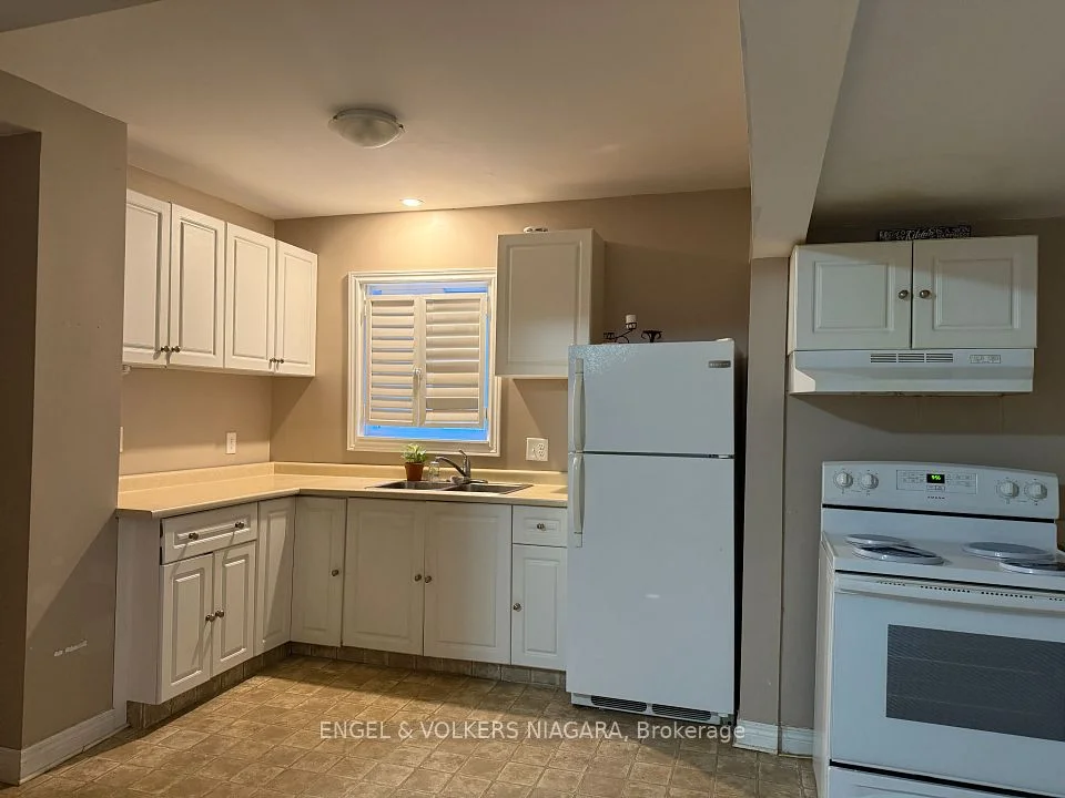 5006 Willmott Street Main Floor, Niagara Falls, ON L2E 1Z8