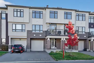 Att/Row/Townhouse in Kanata