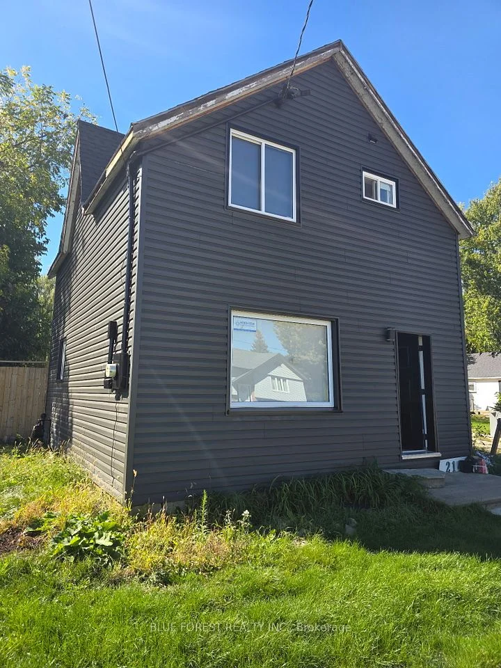 214 Elizabeth Street, Southwest Middlesex, ON N0L 1M0