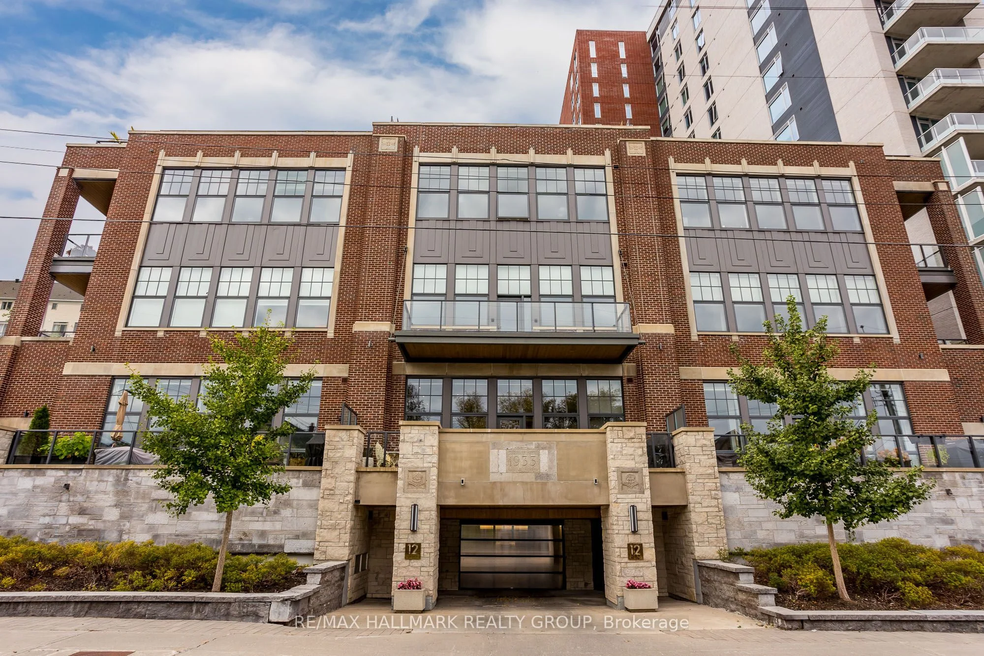12 Stirling Avenue 102, West Centre Town, ON K1Y 1P8
