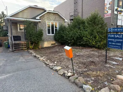 Detached in Tunneys Pasture and Ottawa West