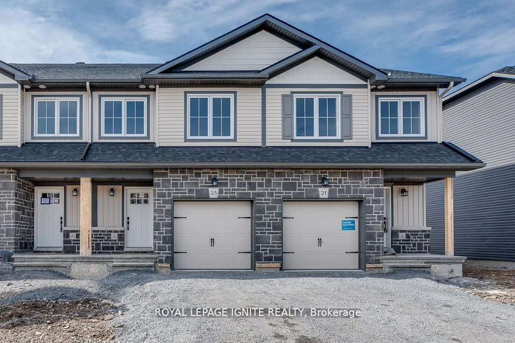 Att/Row/Townhouse in Smiths Falls