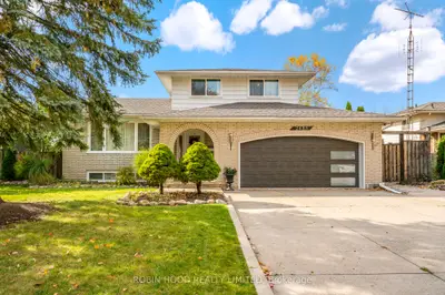 Detached in Niagara Falls