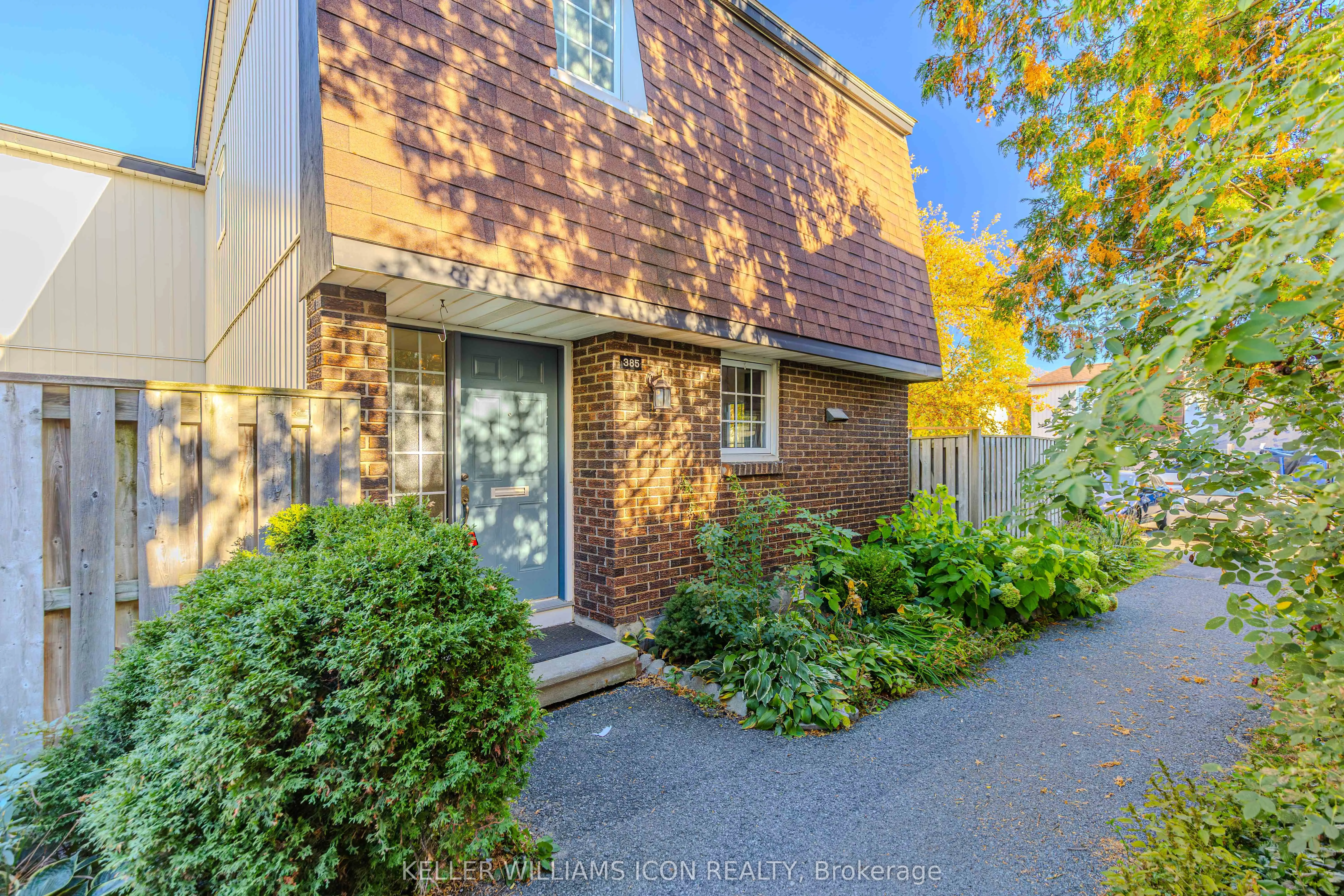 385 Kintyre Private, Mooneys Bay - Carleton Heights and Area, ON K2C 3M6