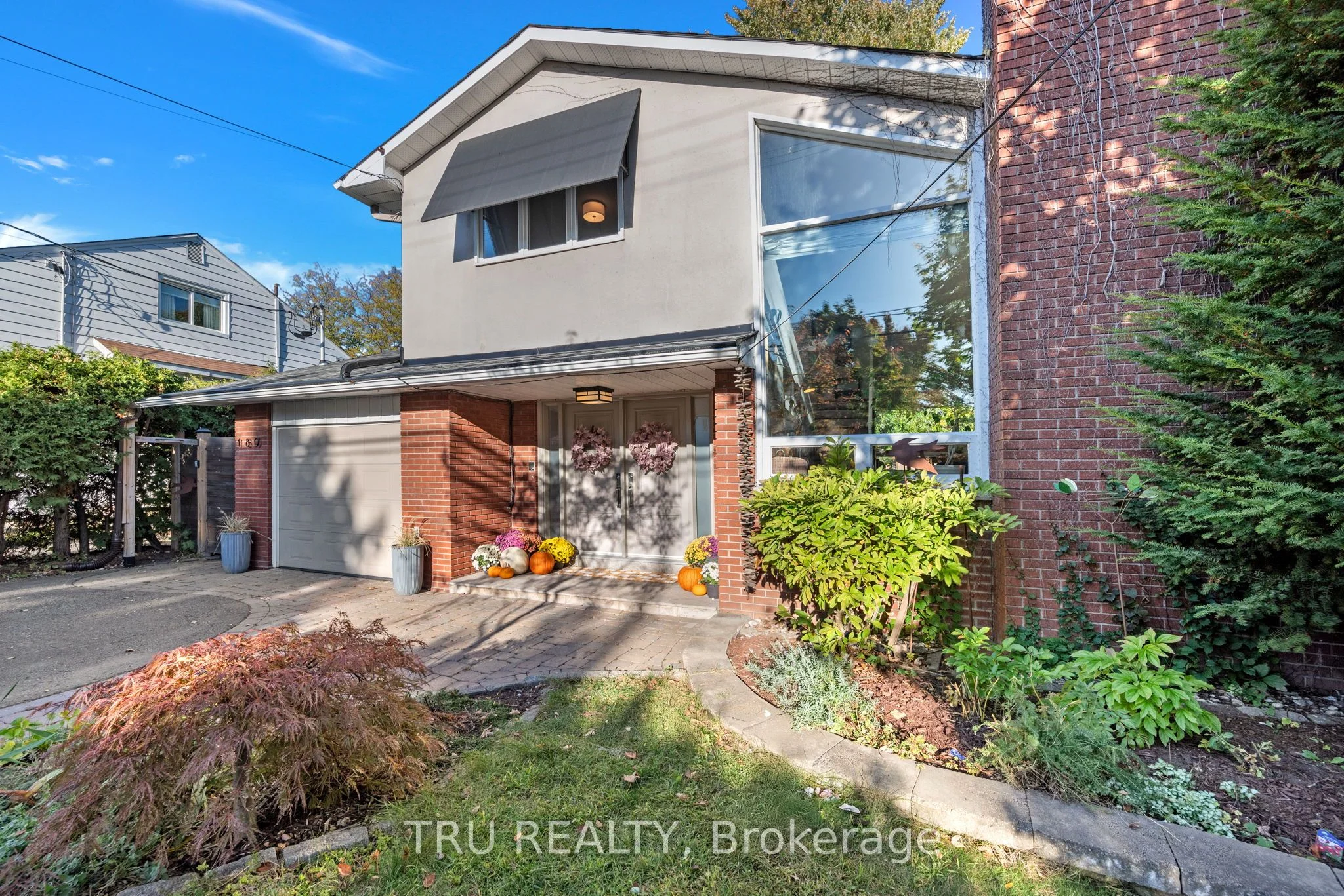 189 St Laurent Boulevard, Manor Park - Cardinal Glen And Area, On K1k 2y6