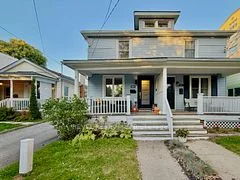 48 1/2 Wellington Street, St. Catharines, ON L2R 5R1