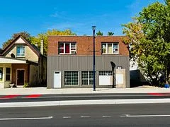 1042 Dundas Street, London East, ON N5W 3A5