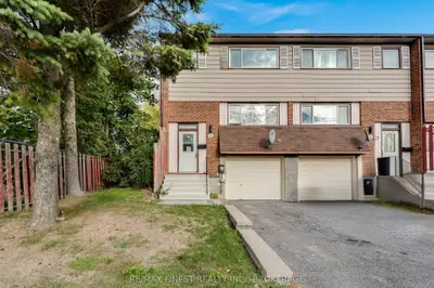 Condo Townhouse in Greater Napanee