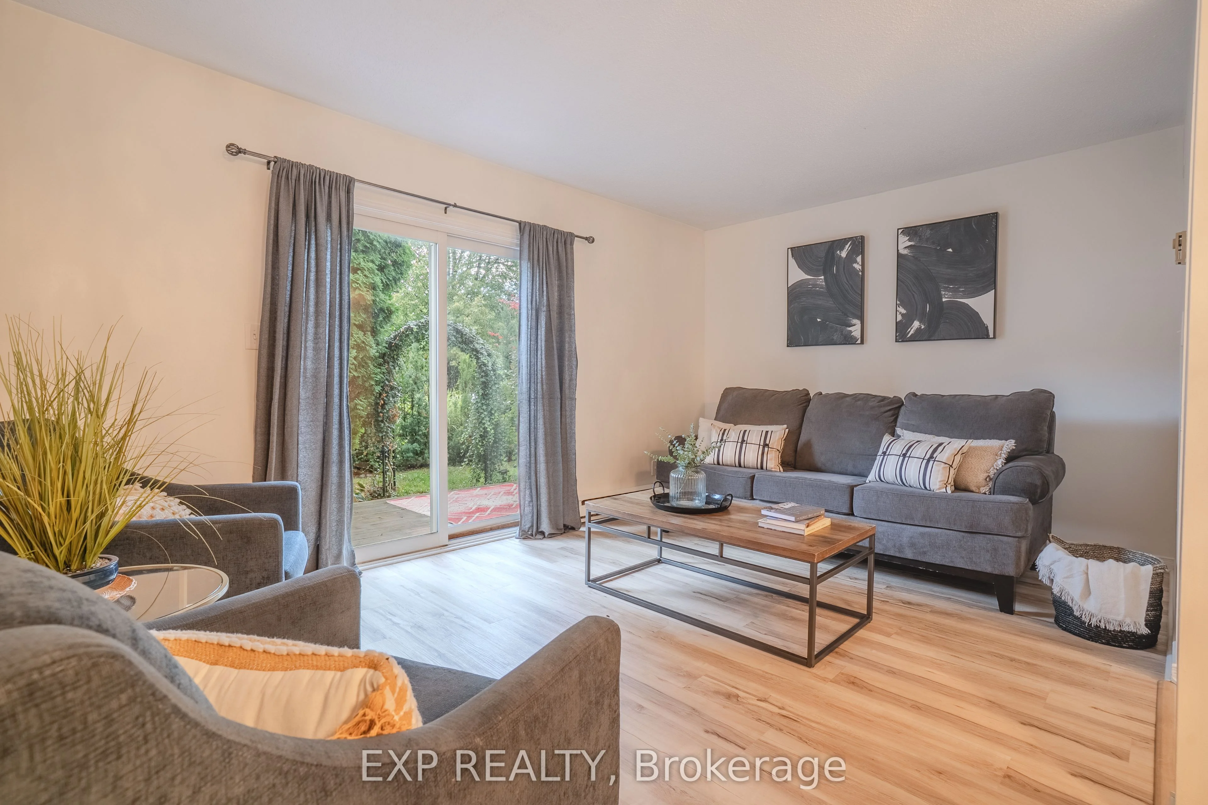 38 Elma Street 8, St. Catharines, ON L2N 6Z3