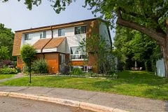 2 Lovell Lane A, Bells Corners and South to Fallowfield, ON K2H 9B6