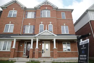 Att/Row/Townhouse in Hamilton