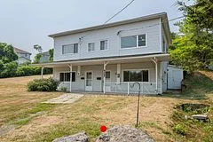 Duplex in Loyalist