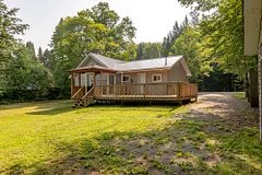 1980 Lone Pine Drive, Huntsville, ON P0B 1L0
