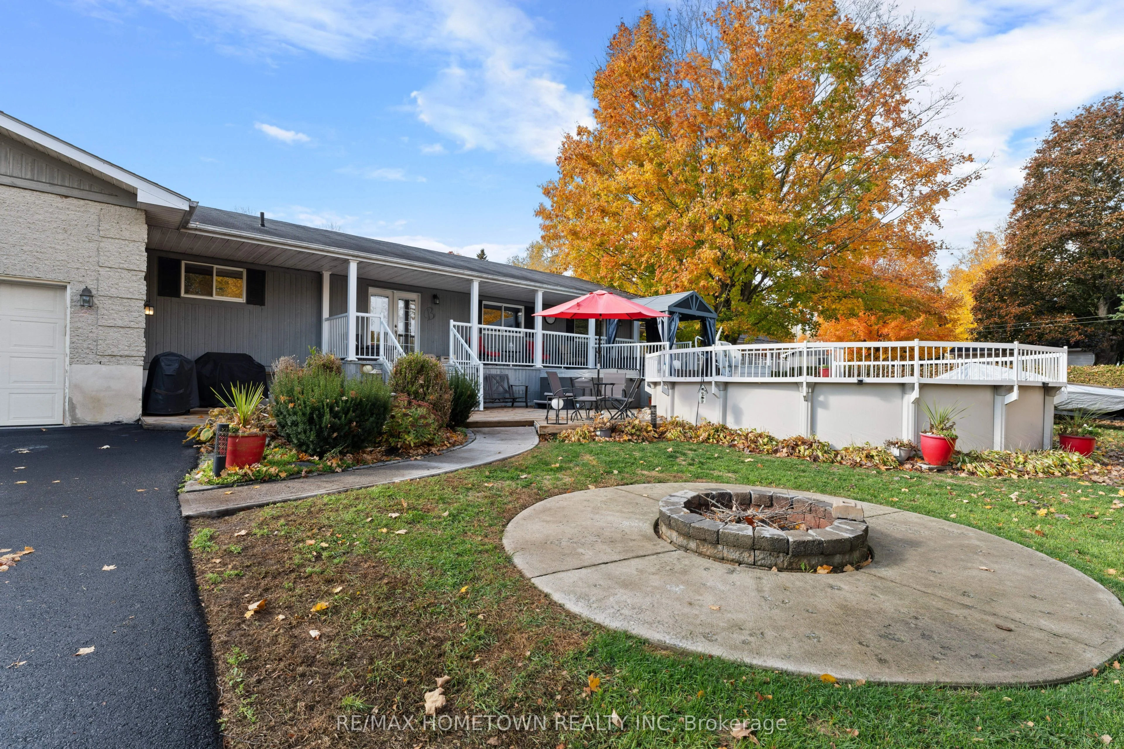 Detached in Brockville
