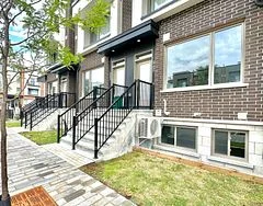 643 Makwa Private, Manor Park - Cardinal Glen and Area, ON K1K 5A3