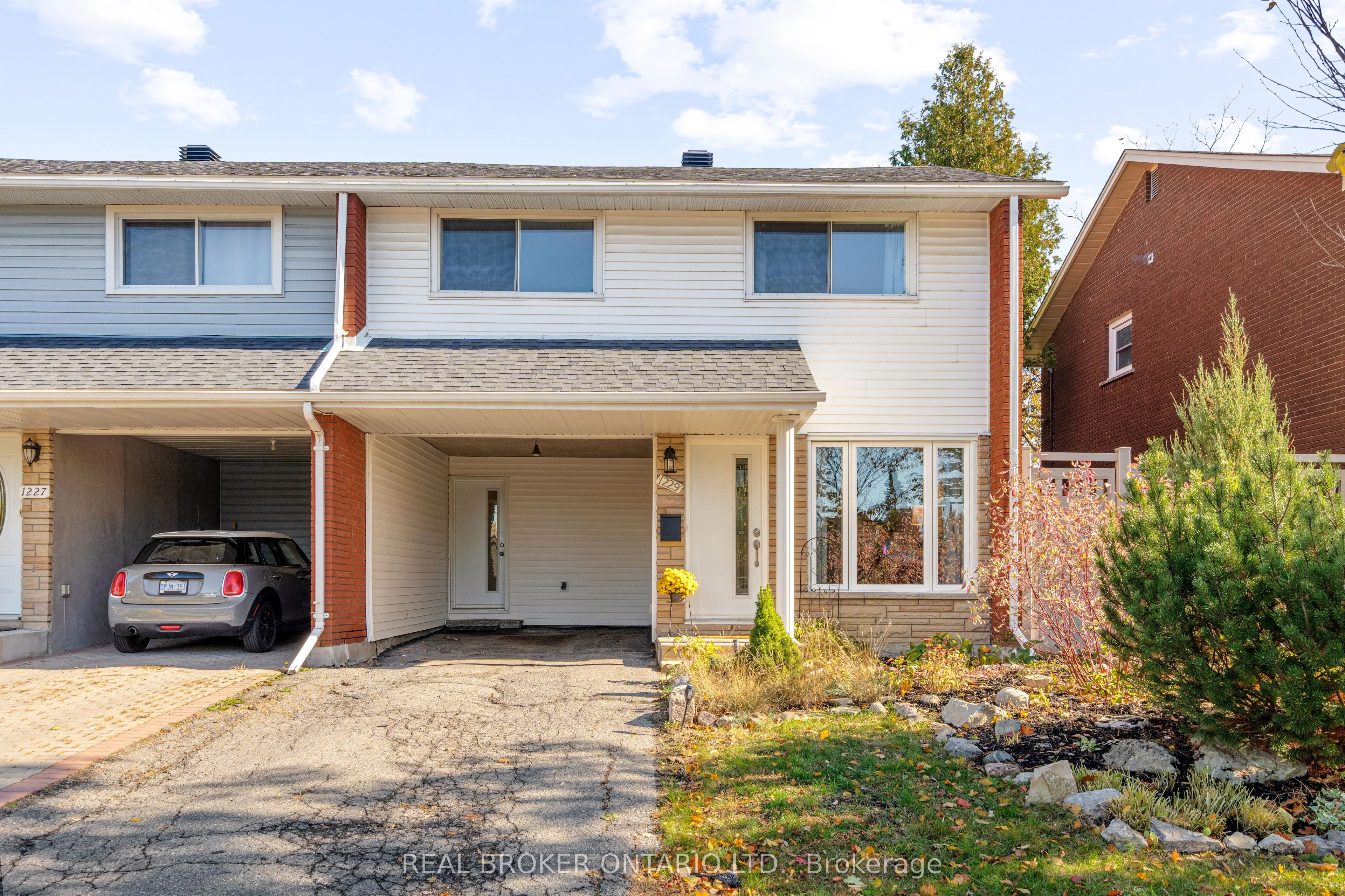 1229 Cobden Road, Parkway Park - Queensway Terrace S and Area, ON K2C 2Z4