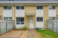 2668 Moncton Road B, Britannia Heights - Queensway Terrace N and Area, ON K2B 7W1
