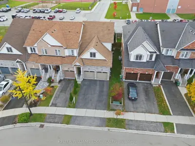 Att/Row/Townhouse in Hamilton