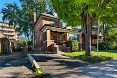 11 HOLTON Avenue S, Hamilton, ON L8M 2L3