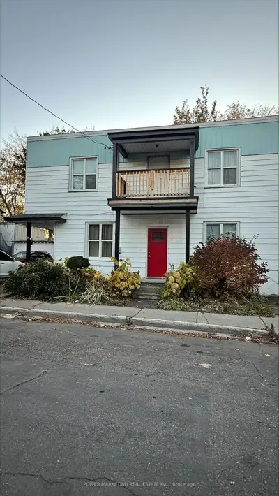 262 EMOND Street A, Vanier and Kingsview Park, ON K1L 7R8