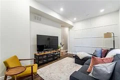 163 Wentworth Street N Main, Hamilton, ON L8L 5V6