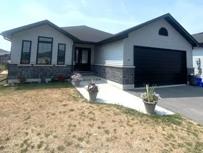 Detached in Belleville