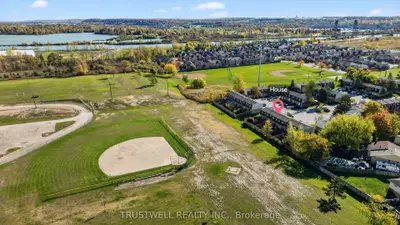 Condo Townhouse in St. Catharines