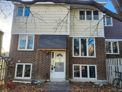 Condo Townhouse in Kanata