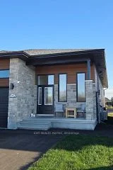 542 Regina Street A, Russell, ON K0A 1W0