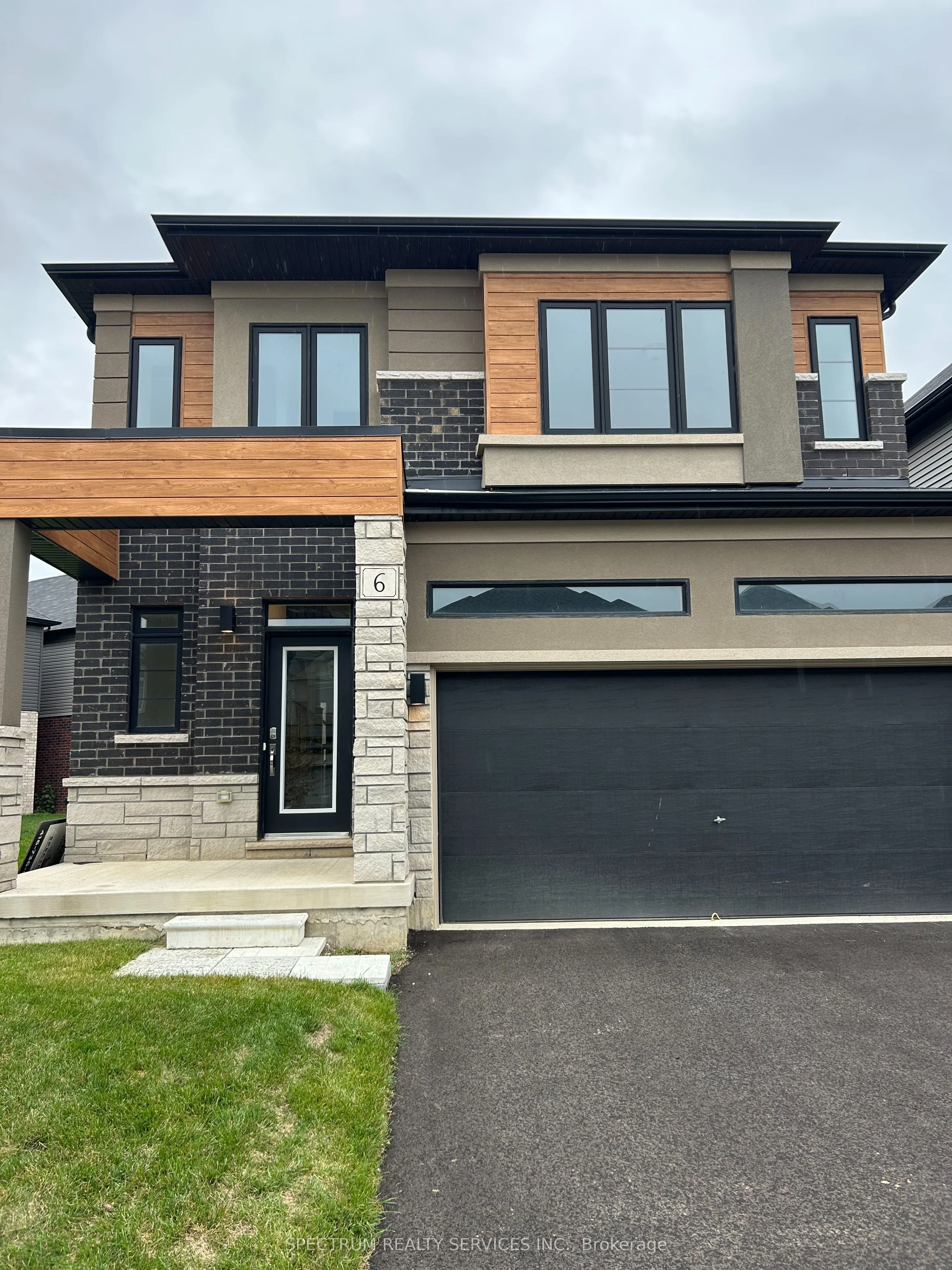 6 Ingalls Avenue, Brantford, ON N3V 0B7
