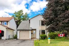 30 Turret Court, Kanata, ON K2L 2L1