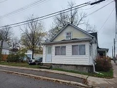 11 Low Street, Prince Edward County, On K0k 2t0