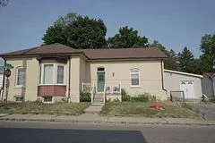 734 Dundas Street, Woodstock, On N4s 1e9