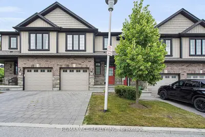 Condo Townhouse in London North