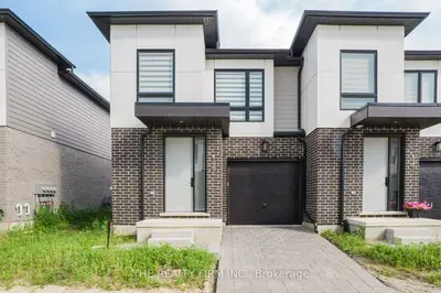 Att/Row/Townhouse in Middlesex Centre