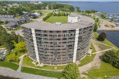 Common Element Condo in Belleville