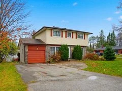 8 Pleasant Avenue, Huntsville, ON P1H 1E9