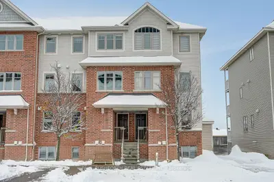 Condo Townhouse in Barrhaven