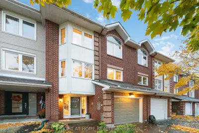 Att/Row/Townhouse in Barrhaven