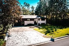 221 Victoria Street E, Southgate, ON N0C 1B0