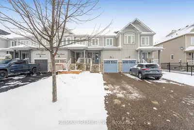 Att/Row/Townhouse in Shelburne