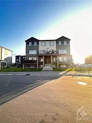 704 AMBERWING Private 704C, Orleans - Cumberland and Area, ON K4A 5H5