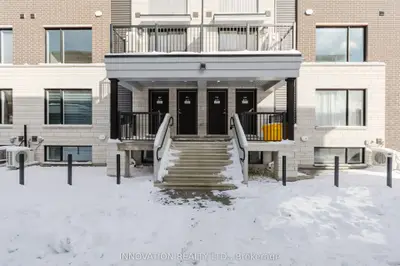 Condo Townhouse in Kanata