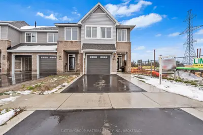 Att/Row/Townhouse in Kingston