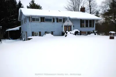 Detached in Minto
